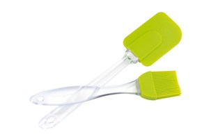 Kitchen helper "Fascination" consists of a dough scraper, baking and roasting tool