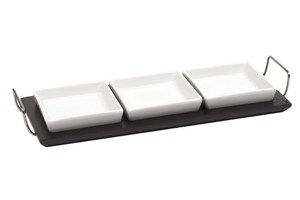 4 piece serving set "3 Options", 3 square porcelain dishes on a wooden tray