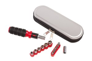 14-piece tool set "Simple" includes a screwdriver with a rubber-coated handle and various bits
