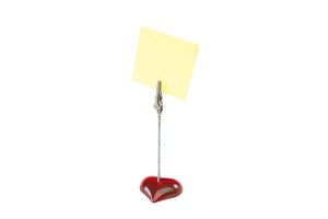 Memo holder "Heart Two" with a transparent heart as the foot and a metal clip