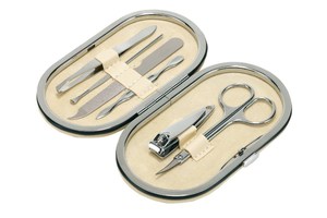 Elegant manicure set "Denise", consists of 6 pieces, packed in an oval pouch