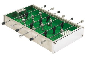 Mini kicker "Champion" with 2 metal footballs, packed in a gift box