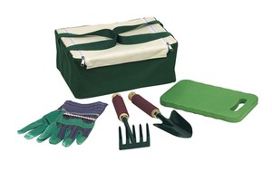 Garden set "El topo" includes a spade and rake with wooden handles and foam grip area