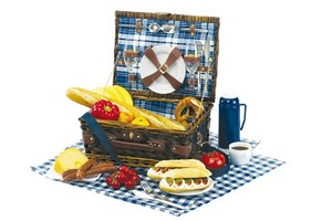 Picnic basket "Central Park" with porcelain dishes, for 2 people