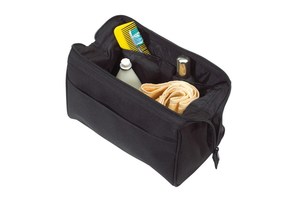 Vanity case "Daybreak": main compartment is tightened with a metal holder and zip